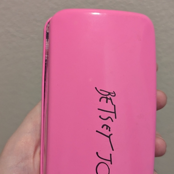 Betsey Johnson Hot Pink Glasses Case - Picture 5 of 6